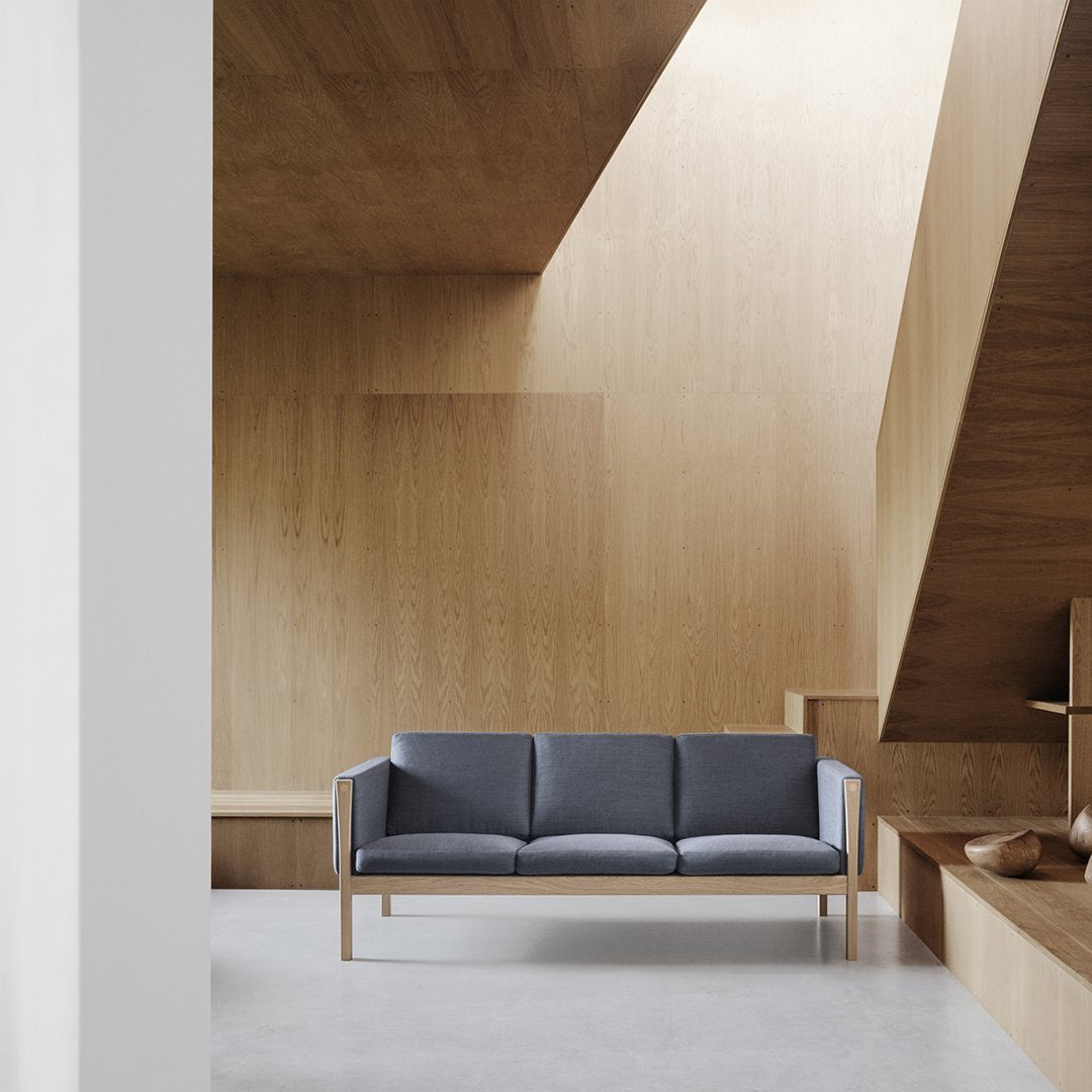 Wegner CH163 Sofa