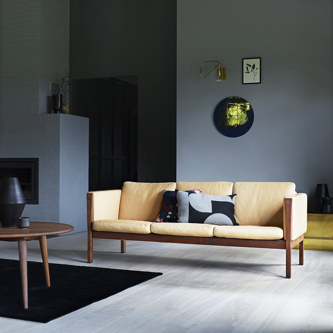 Wegner CH163 Sofa