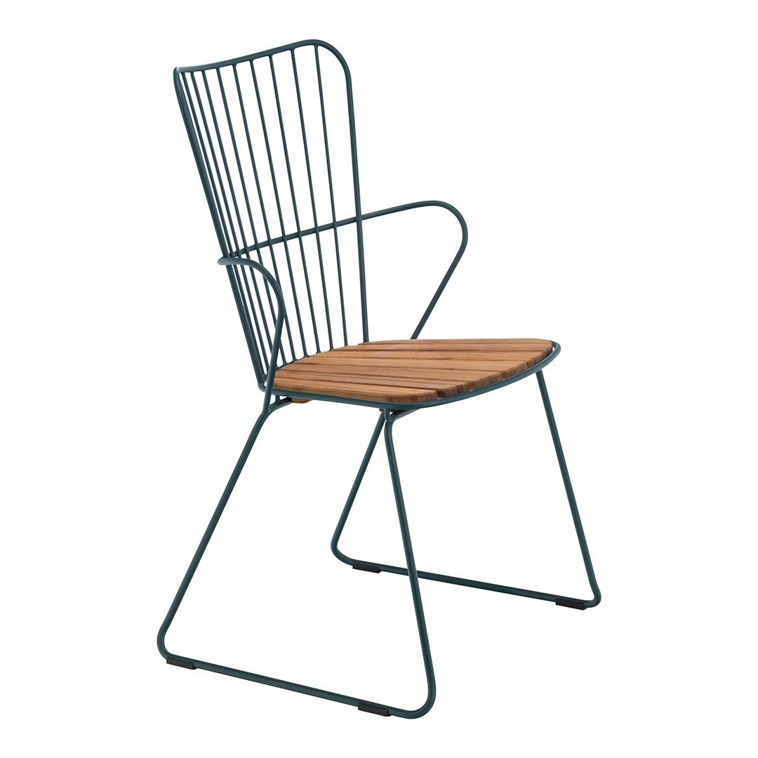 Blue metal chair with a wooden slatted seat, featuring a modern design and sleek lines. Perfect for contemporary spaces.