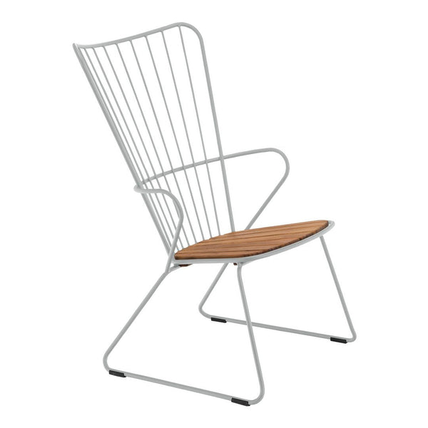 White wire chair with a natural wood seat, showcasing a modern minimalist design. Perfect for contemporary spaces.