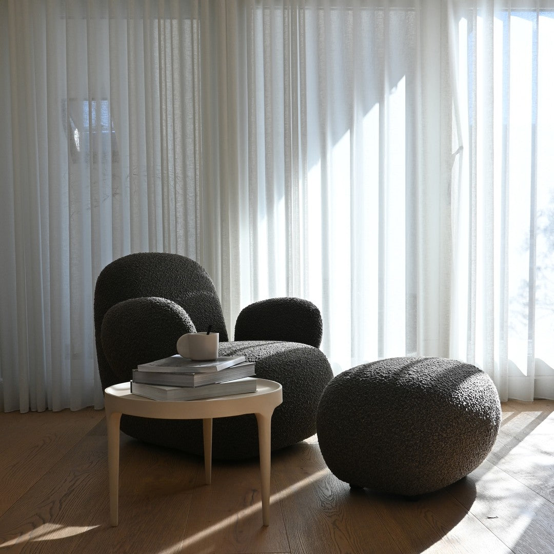 Toe Lounge Chair w/ Arms