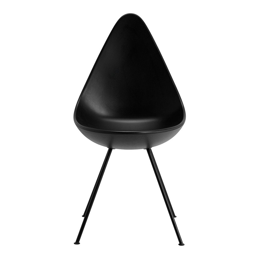 Black teardrop chair with a smooth finish and slender black legs, ideal for modern and minimalist decor.