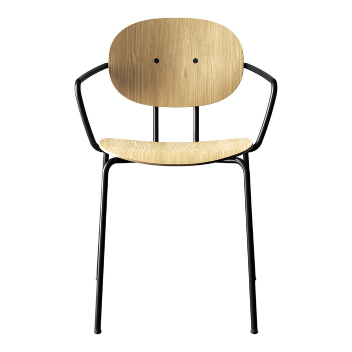 "Natural wood seat and backrest with a sleek black metal frame, featuring a minimalist design."