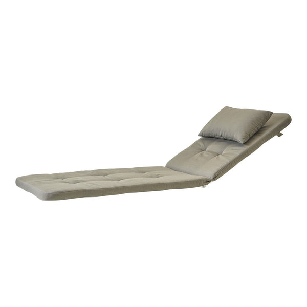 Light gray folding lounge mattress with tufted design and two matching pillows. Ideal for relaxation and comfort.