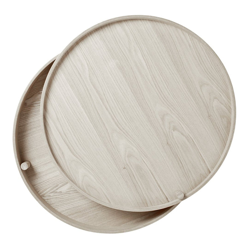 Light wood round trays with a natural grain pattern, featuring a smooth, neutral beige finish. Ideal for modern decor.