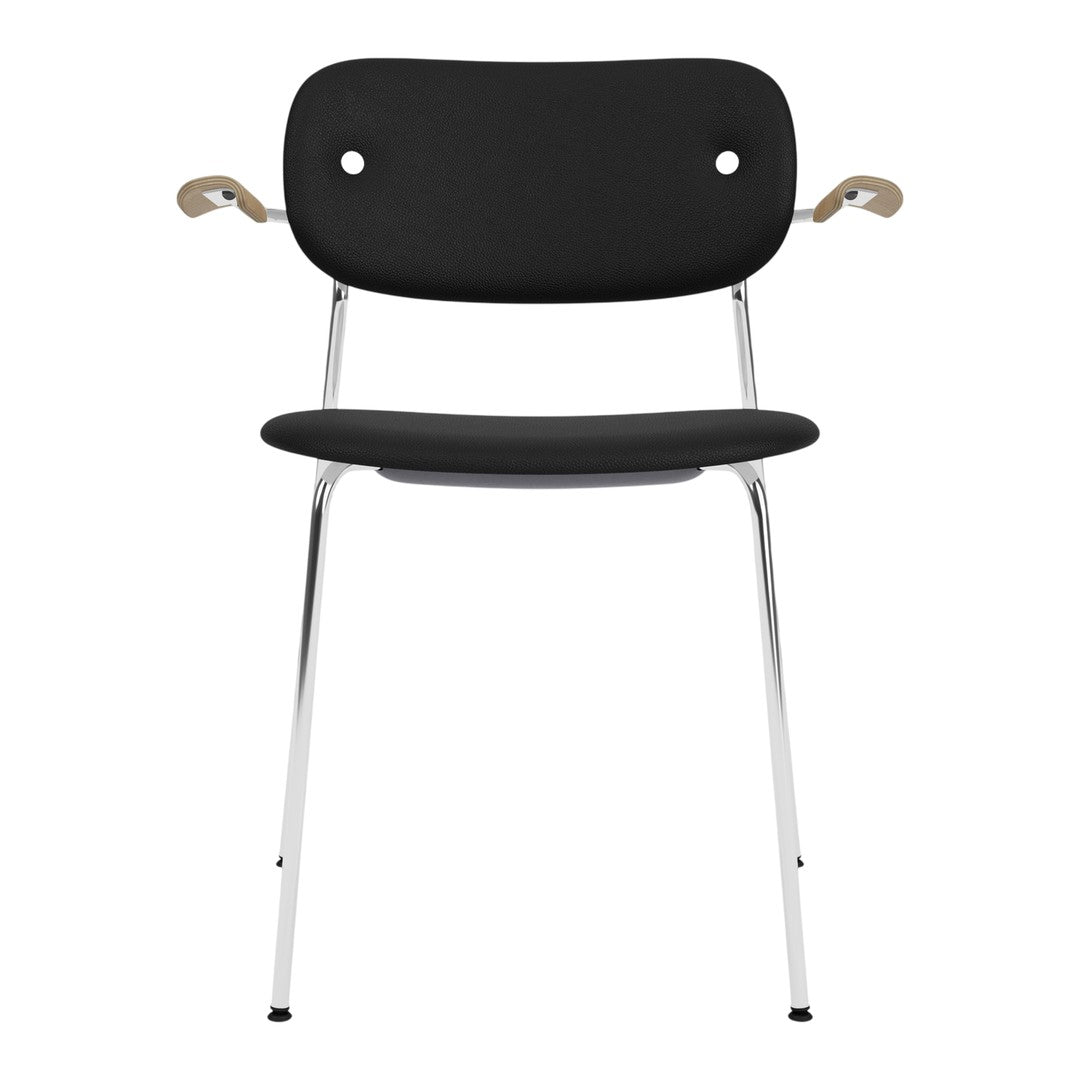 Black chair with a smooth finish, chrome legs, and light wood armrests, featuring a minimalist design.