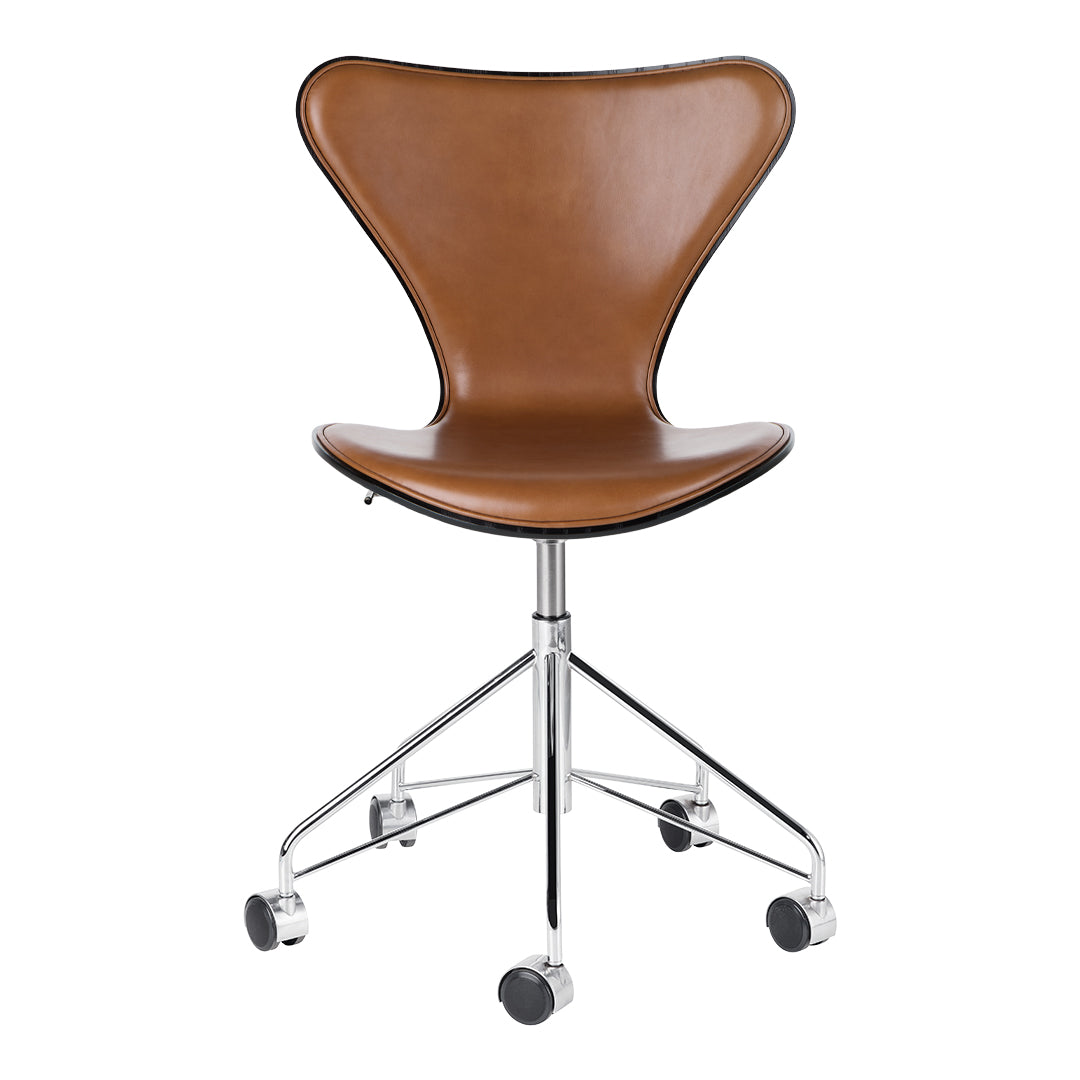 Series 7 Swivel Chair - Colored Ash - Front Upholstered
