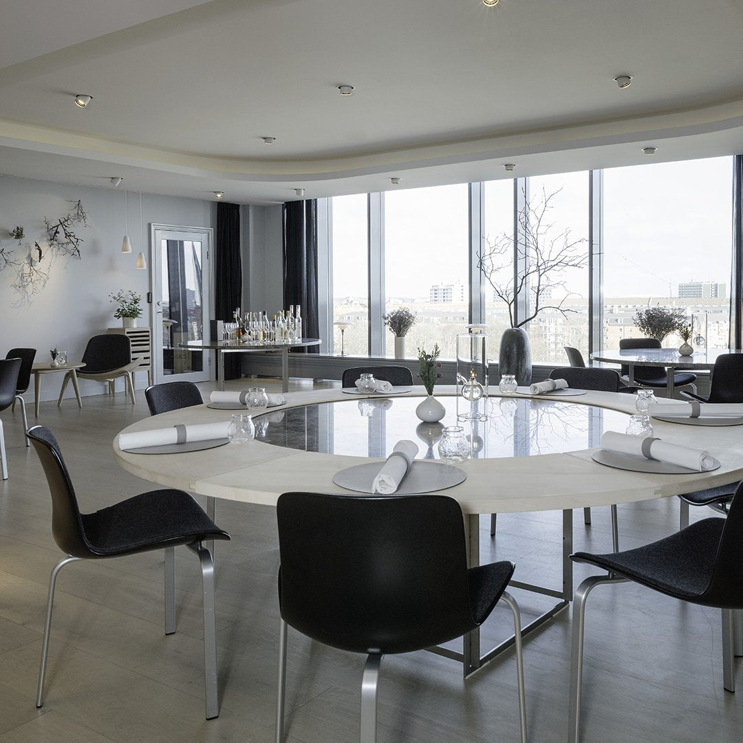 PK8 Chair – Danish Design Store