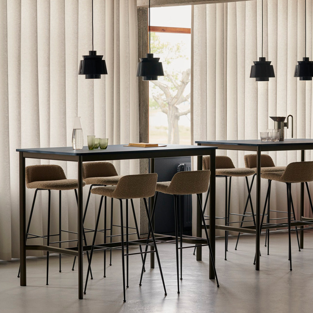 Drip HW114 Bar Table