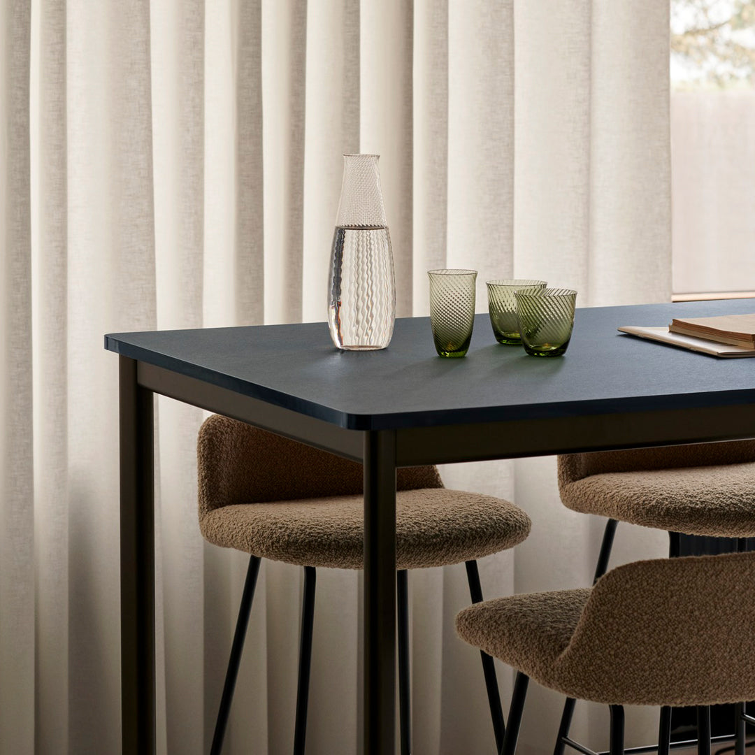 Drip HW114 Bar Table