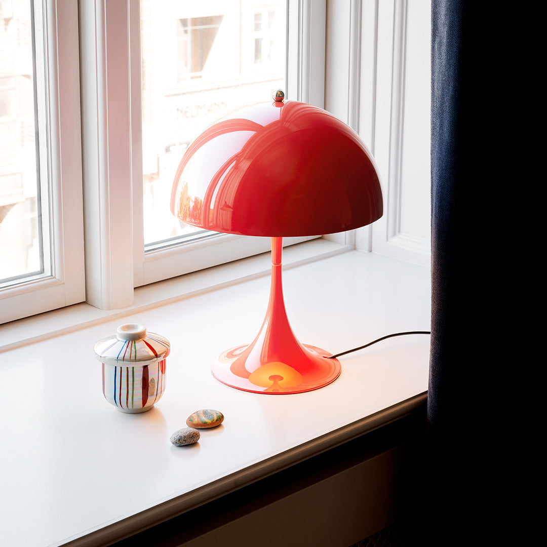 Louis Poulsen Panthella Mini 250 Table Lamp, Brass metallised by Verner  Panton, 1971/2016 - Designer furniture by