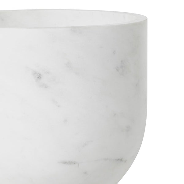 White marble bowl featuring subtle gray veining and a smooth, glossy finish. Ideal for modern decor.
