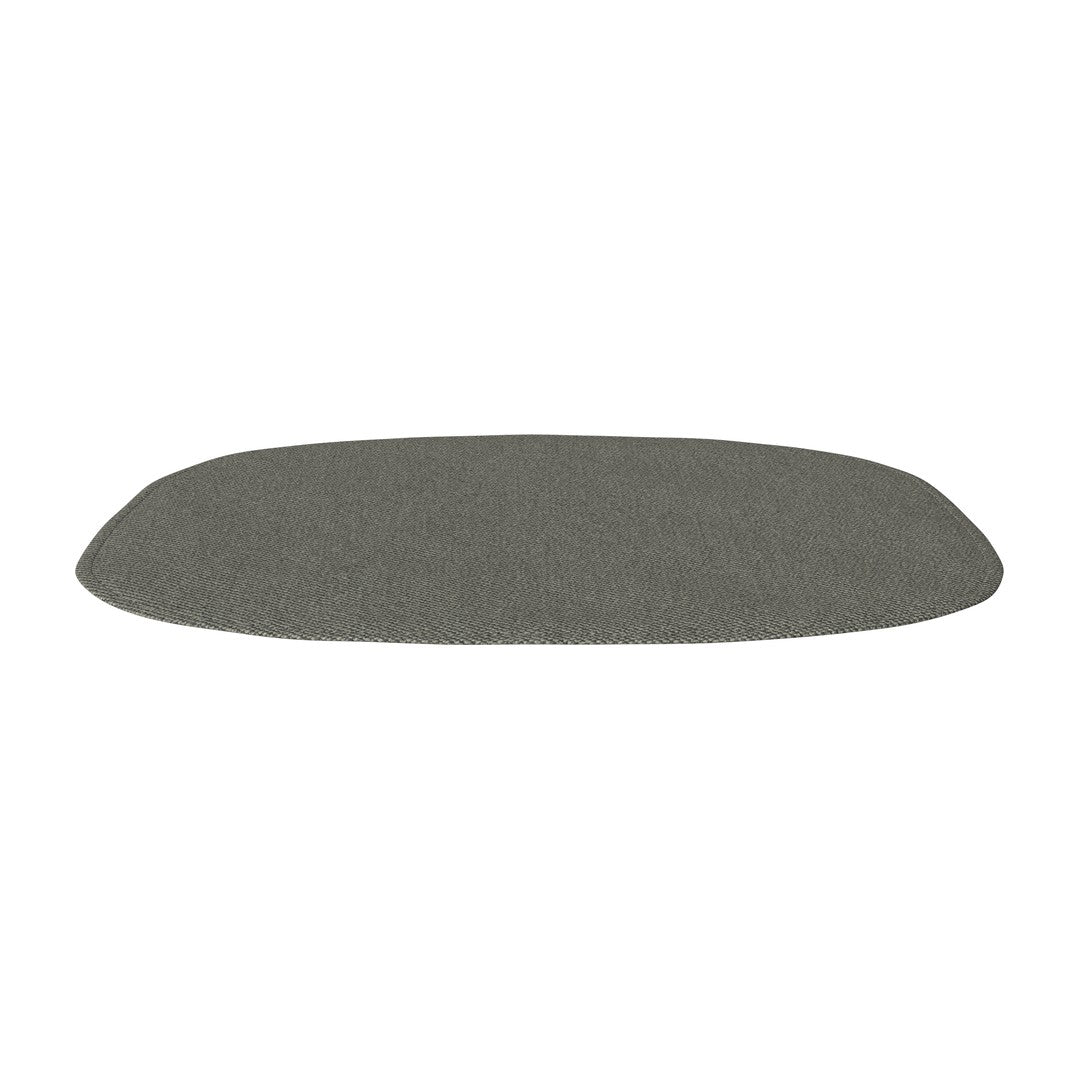 Gray oval rug with a textured pattern, ideal for modern home decor. Perfect neutral accent for various spaces.