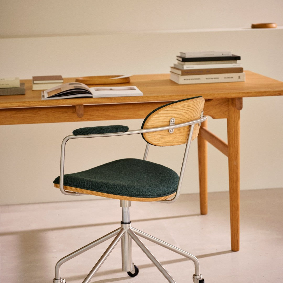 CH621 Swivel Chair