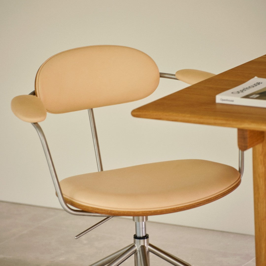CH621 Swivel Chair