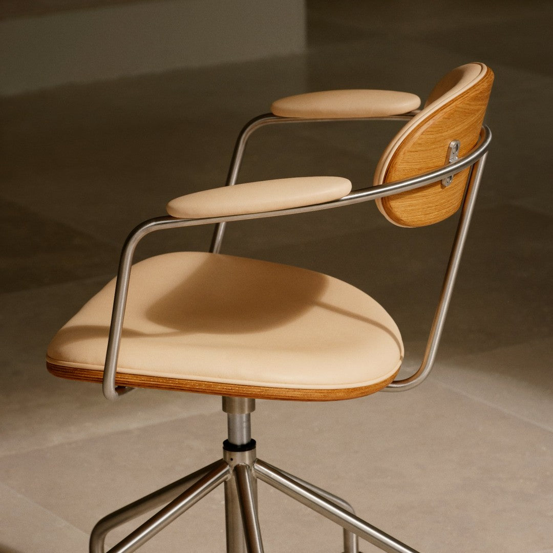 CH621 Swivel Chair