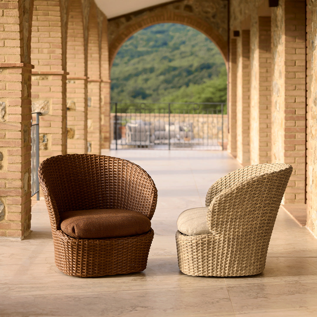 Coast Lounge Chair w/ Swivel Base