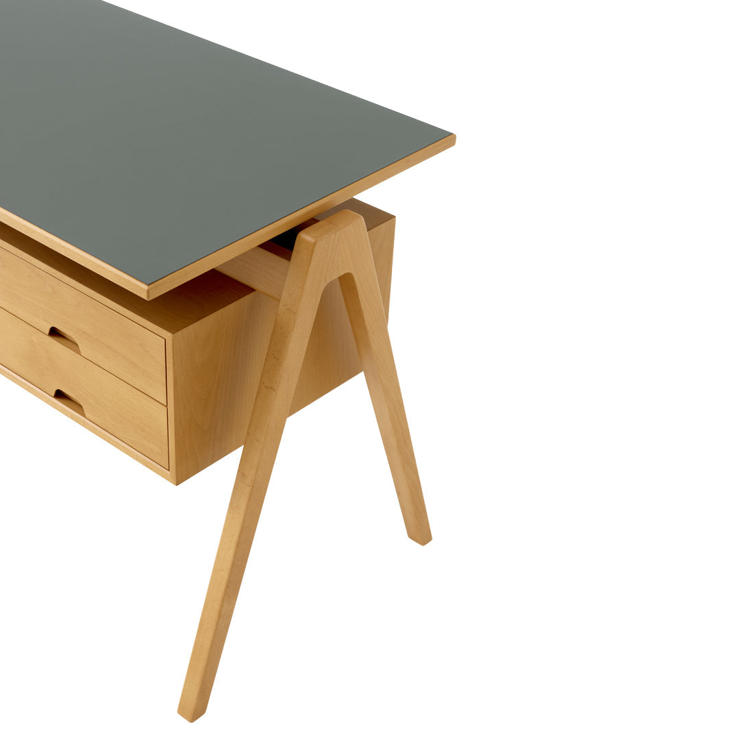 Daystak RD3 Desk – Danish Design Store