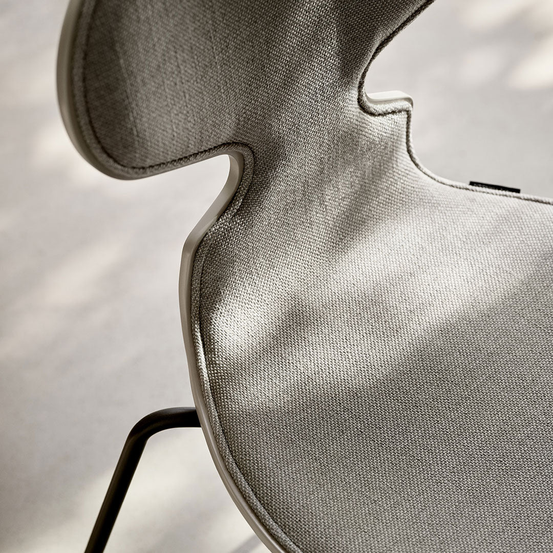 Ant Chair 3100 - Lacquered - Front Upholstered – Danish Design Store