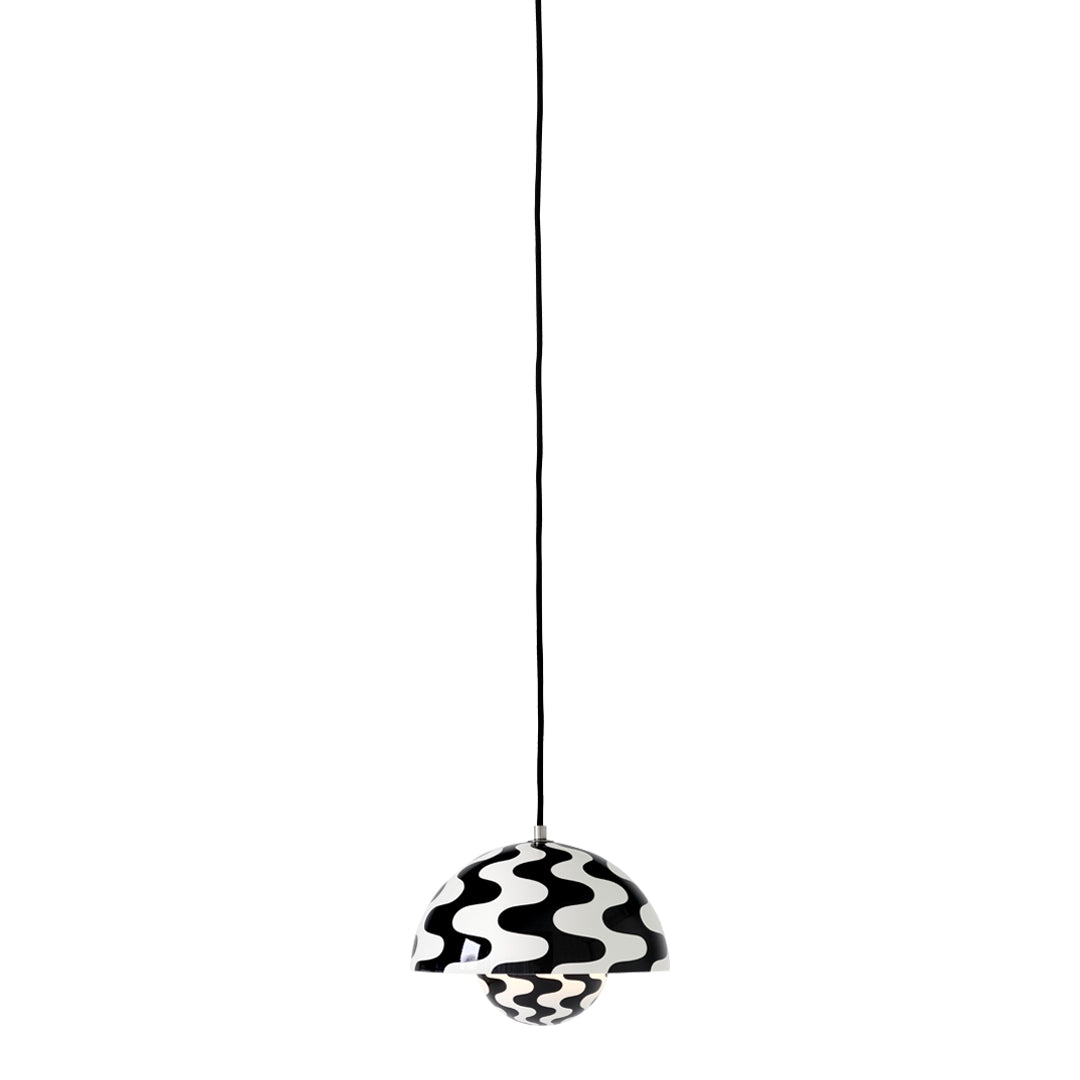 Black and white wavy pattern pendant lamp with a sleek design, perfect for modern decor.