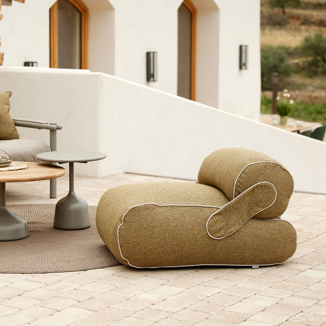 Unite Outdoor Lounge Chair