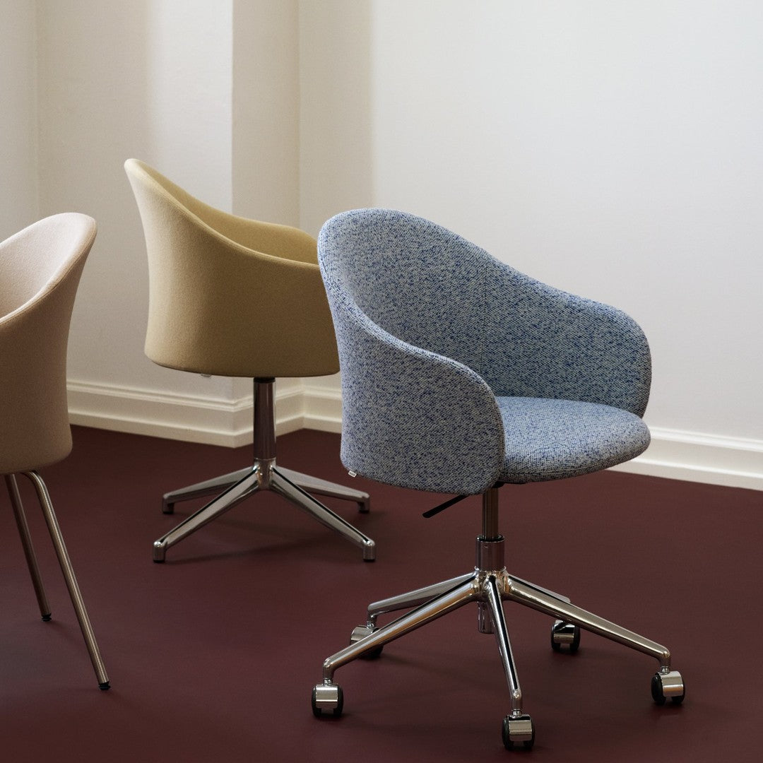 Gomo Armchair - 5 Star Swivel Base w/ Casters