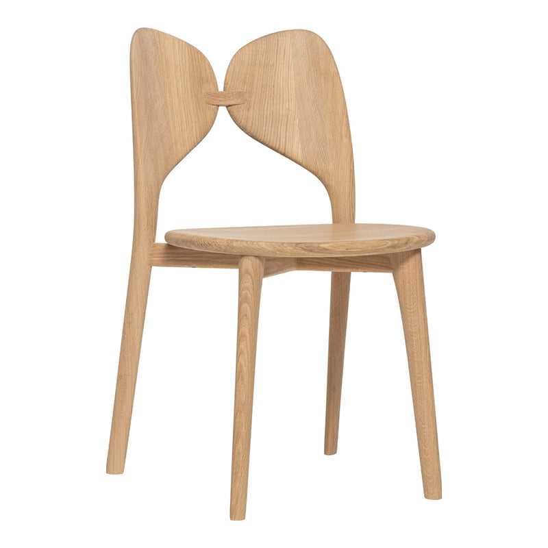 Natural oak chair with a smooth wood finish and unique butterfly back design, showcasing light tones and organic patterns.
