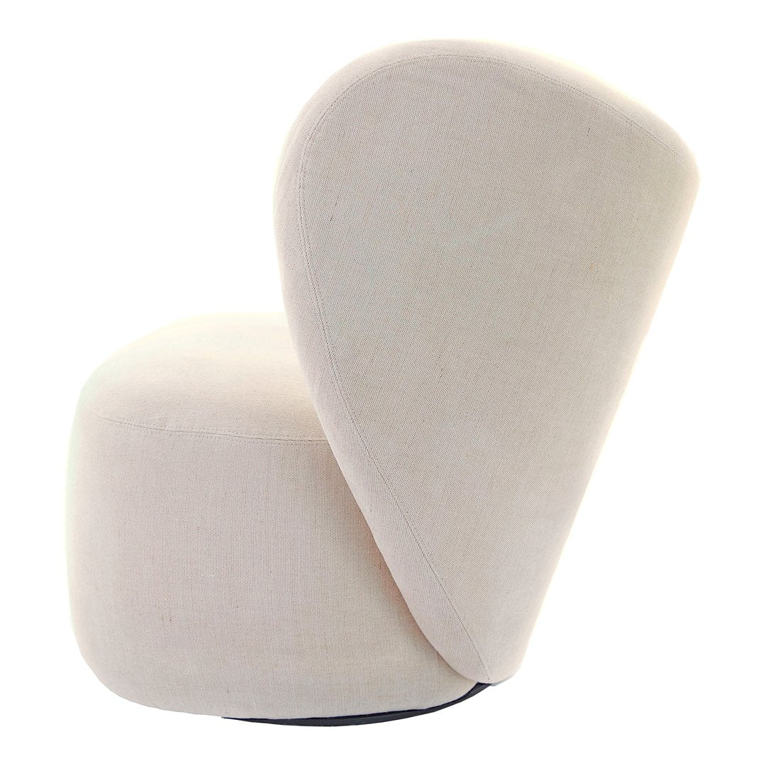 Minimalist cream chair with smooth, curved lines and a soft texture. Perfect for modern interior decor.