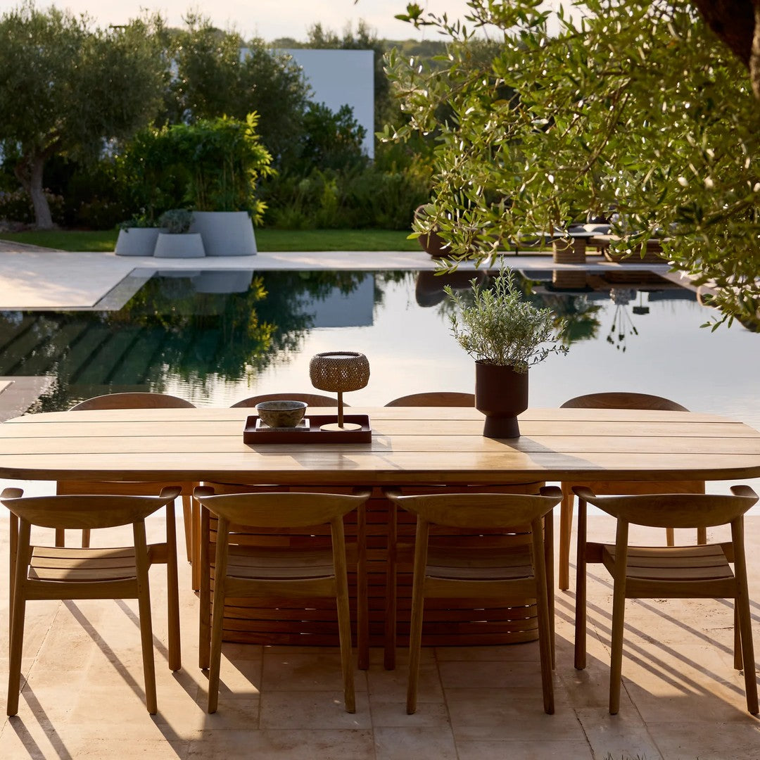 Mellow Oval Dining Table