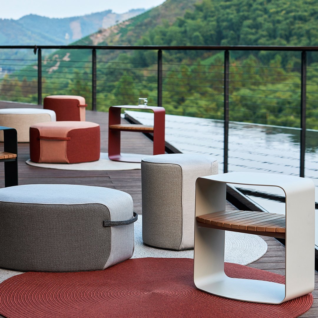 Mindo 108 Outdoor Pouf