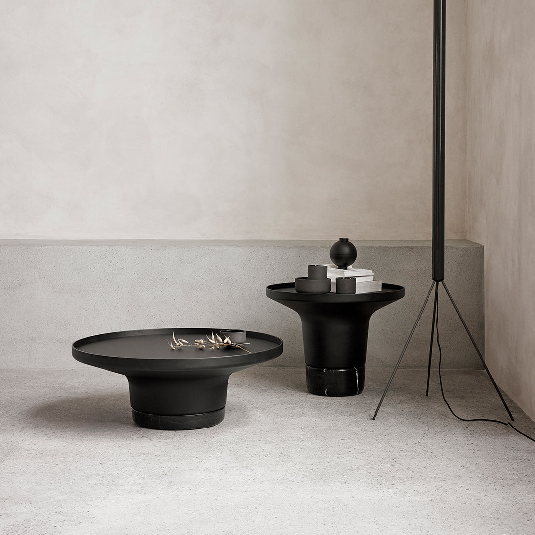 エスターンプテーブル Kos End Table Dark Petrified Wood Four Hands