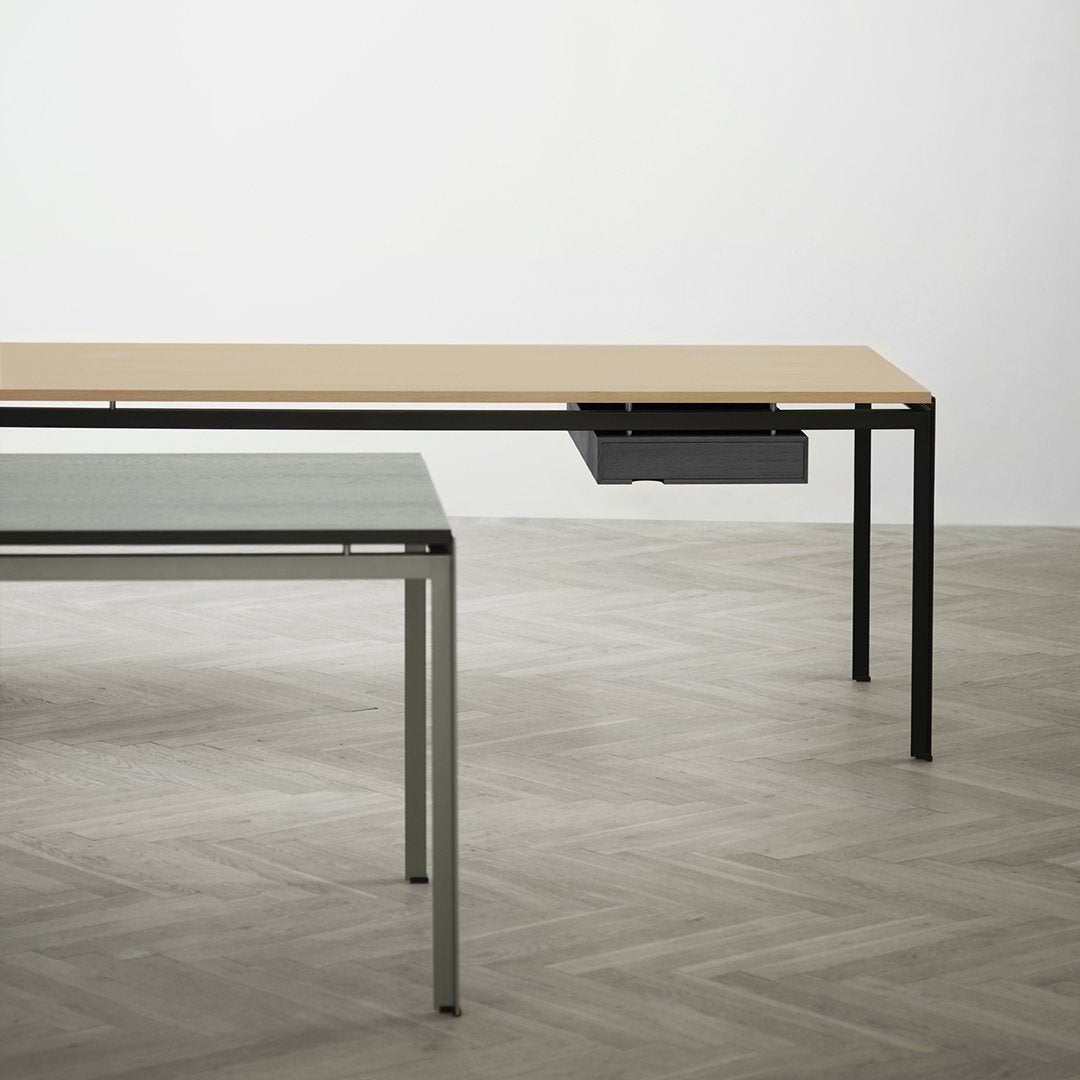 PK52A Student Desk – Danish Design Store