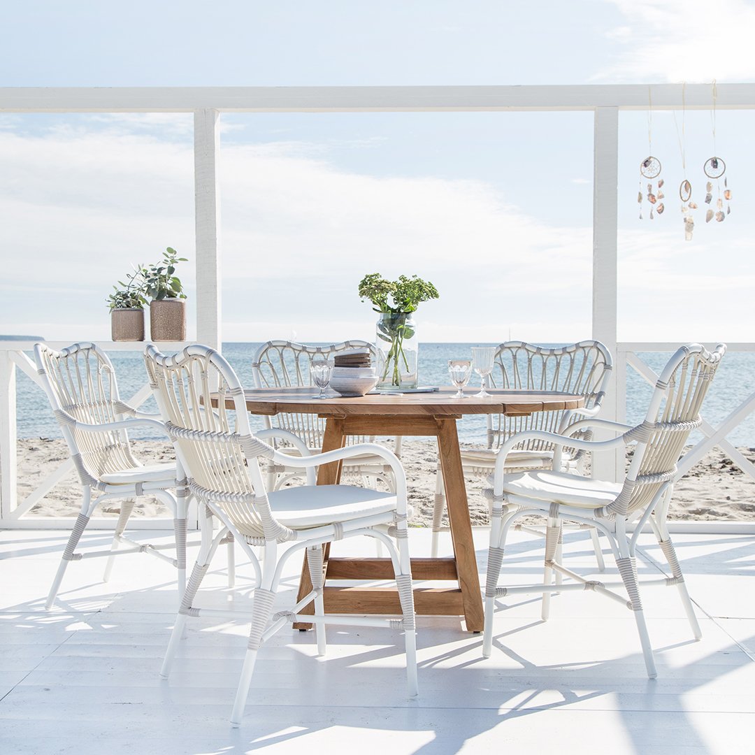 George Outdoor Dining Table - Round – Danish Design Store