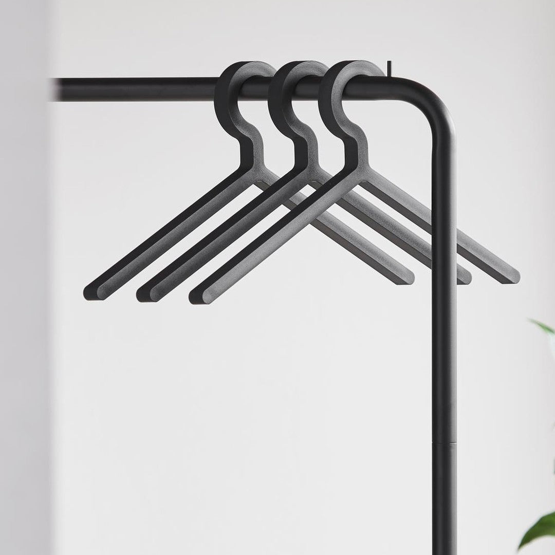 Illusion Hanger