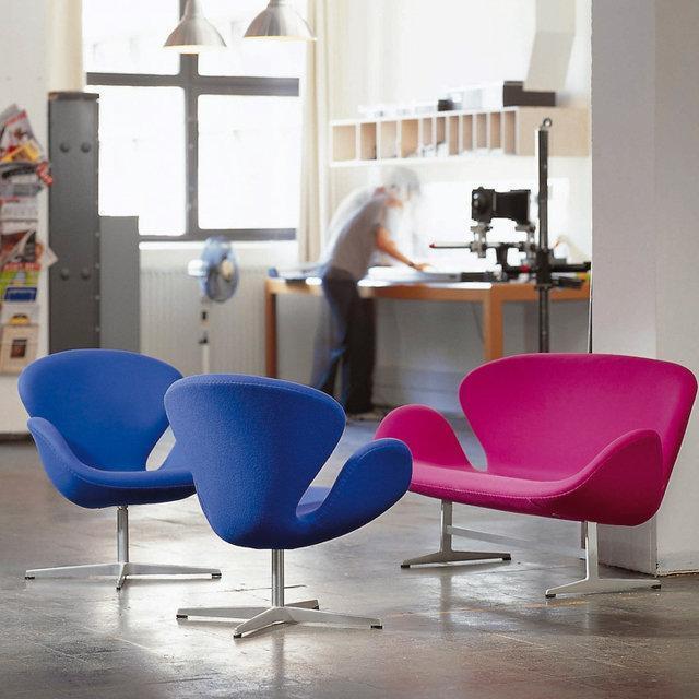 Fritz Hansen Swan Chair by Arne Jacobsen