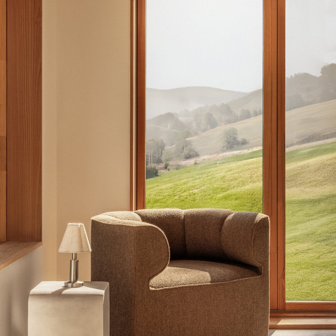 Eave Seamline Lounge Chair