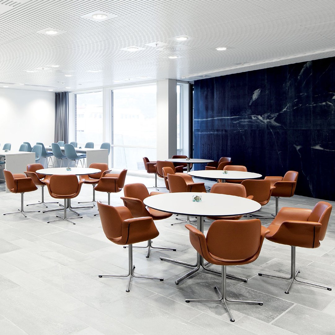 Erik Jørgensen Flamingo Chair Swivel Base – Danish Design Store