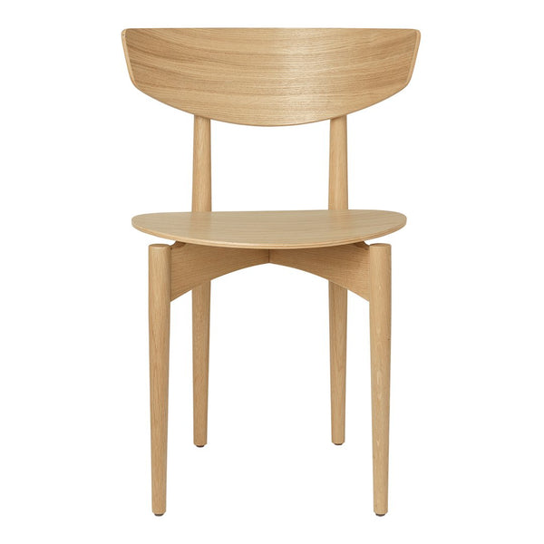 Natural wood chair with a minimalist design, featuring light beige tones and a smooth, curved pattern.